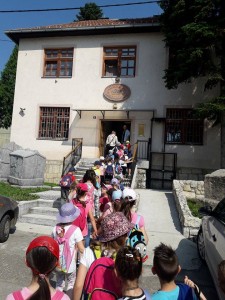 18835219_1928198340539402_1877371807_n