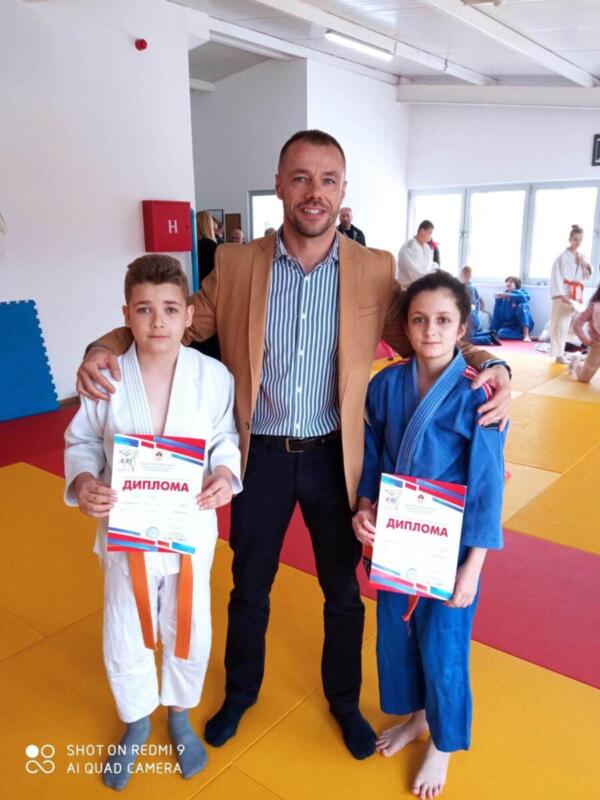 337748750 176470728529454 542985327453266289 n