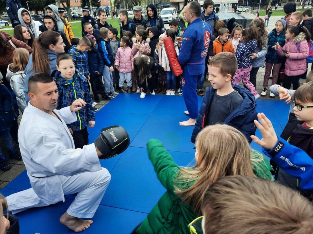 339723023 192452830219888 8076901571333987519 n