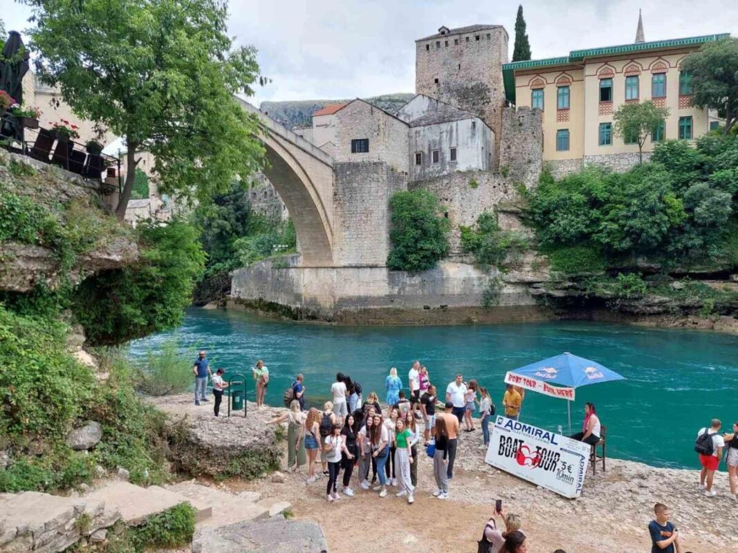 353373661 1236000230385941 509978230944504141 n