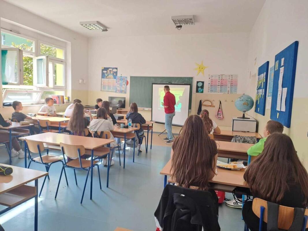 381658200 351823190520419 1116885892453408773 n