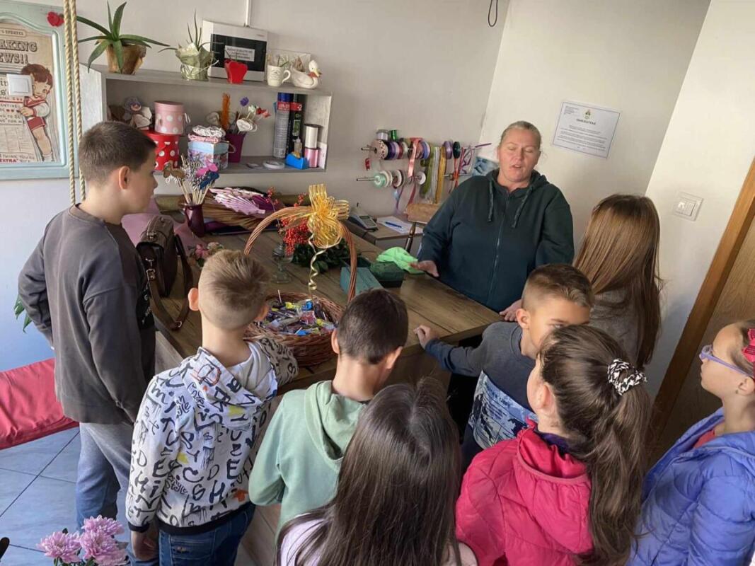 385510472 884590309916997 8854810733230359733 n