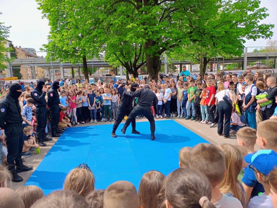 432080890 1192493855100471 2822767322394428984 n