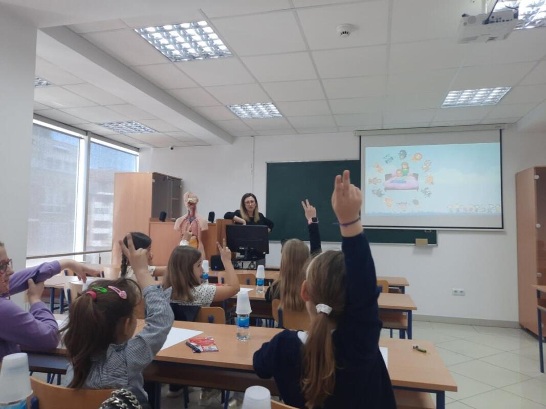 4fcc53f8-4bf2-4323-97e9-3c1e7ff337dd