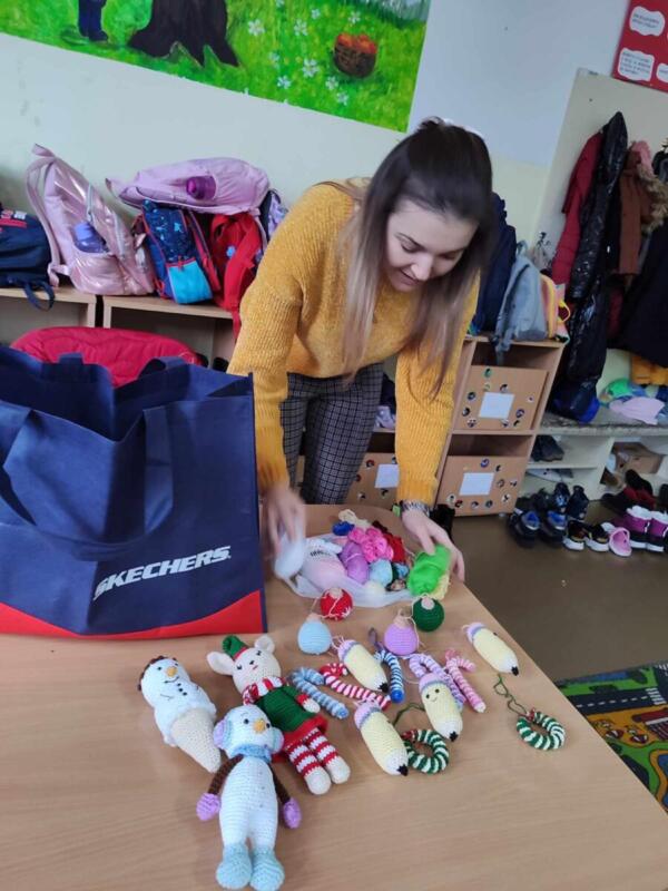 be6d09a6-690c-4e47-a2e1-60c6a86eadfa