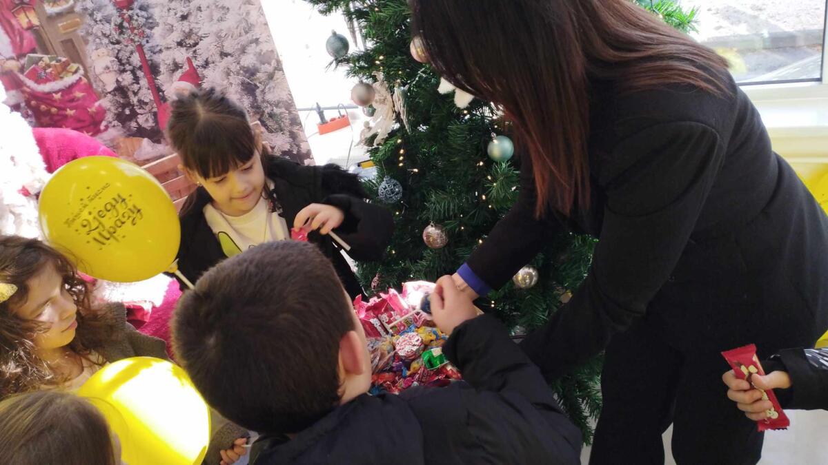 deb8869f-39d4-4d5e-90e2-1123a98d468c